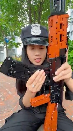 True Friendship 👮‍♂️ || Police Help a Prisoner Build LEGO Together #shorts #siblings