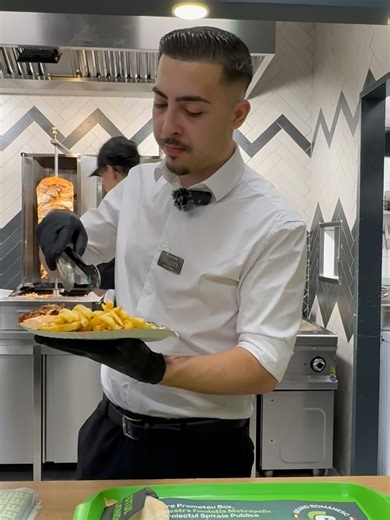 Gyros la farfurie? Impecabil. Martori? Zero. #GustLegendar #Spartan #GyrosLaFarfurie