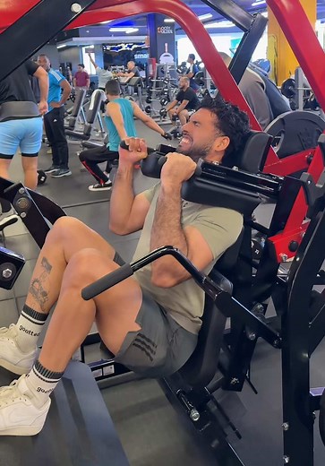 Pendulum Squat Machine: Review y guía de uso en Smart Fit