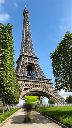 7 YEARS OF DIRT: THE EIFFEL TOWER IS CHANGING COLOR (AND WE'RE GOING TO SHOW YOU EVERYTHING) 🗼😱