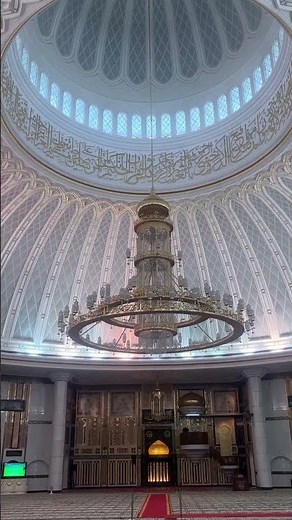 Inside one of Southeast Asia’s Stunning Mosque 🕌