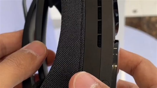 HTC VIVE Flow现场体验，这样的VR眼镜跟你的智能手机更配哦～ #HTC #VR #知识先锋计划