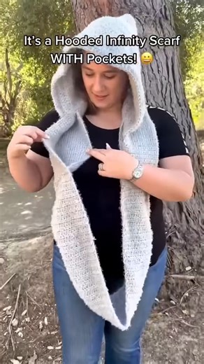 14K views · 77 reactions | 勞Does your infinity scarf have pockets and a hood?! 殺 Make one with a FREE pattern: https://www.nickishomemadecrafts.com/hooded-crochet-infinity-scarf-pockets/ . . . . . . #crochetscarf #crochetcozy #fallcrochet #autumncrochet | Crochet Patterns & Tutorials by Nicki's Homemade Crafts | Facebook