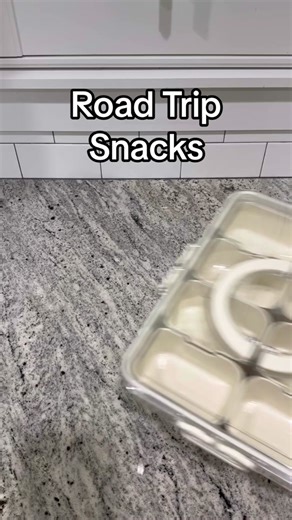 🍬I absolutely love this container for snacks that I found on Tiktok shop!!! It makes it easy to pack all your favorite snacks in one container. A little charcuterie on the go! #tiktokshopfind #snackcontainer #snacks #asmrrestock #charcuterie #tiktokshopmothersday #tiktokshopmusthave #baseballmomfavorite #snackprep #foodprep