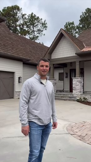 We’re excited to share one of our recent finishes. This one is full of details we loved bringing to life, from synthetic shake shingles to wallpaper imported from Europe (sharing more of that later 🤭). If you’re ready to start your dream home, contact us to learn more. | Latitude Builders