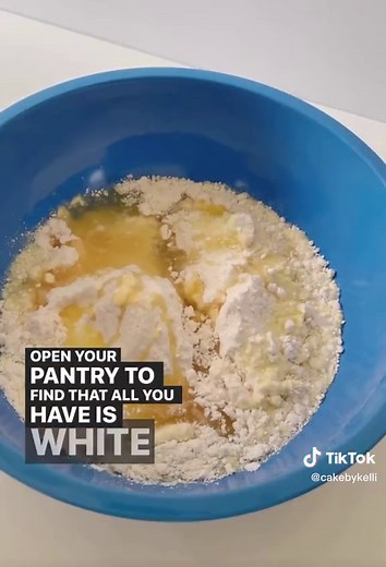 Boxed cake mix hack! Turn your yellow cake into delicious chocolate cake instantly. Save for later 🤎🧁 #cake #boxcake #cakehack #howto #learnwithme #BetheReasonVisa #fyp #foryoupage