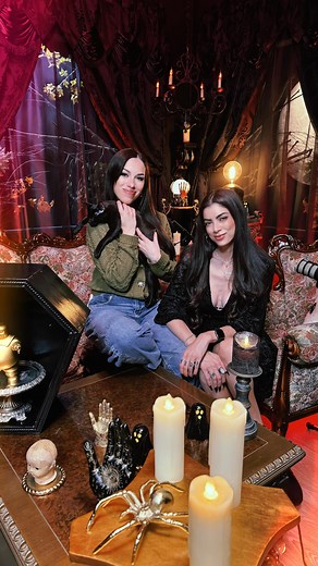 11K views · 161 reactions | What’s your parting gift after the alien abduction??? Join my girl @officialcarlyking & I on the latest @letsgetspookyshow where we chat horror, haunts, ghosts, aliens & all things spooky! #letsgetspooky | Vamp | Facebook