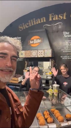 Molto più Ke un cliente! Sergio Muniz 🤩🤩🤩🤩🤩 | KePalle - Arancine d'Autore