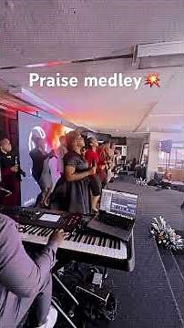 Church plays Praise medley by Joyous (Mkhululi Bhebhe)