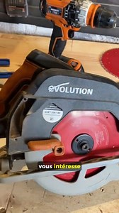 De grands usinages à la défonceuse 📚 Vous débutez en menuiserie ? Téléchargez gratuitement mon guide sur les outils essentiels : https://formation.woodco.fr/guide-gratuit-inscription (🔗lien en bio) 🛠️ Téléchargez mes plans détaillés de meubles : https://www.woodco.fr/plans/ (🔗lien en bio) Quand on usine large, la semelle d’origine est souvent trop petite. Je vous montre la fabrication d’une semelle élargie pour travailler plus sereinement. 🛠️ Pour un projet bois sur mesure (meuble, table...