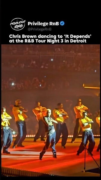 Chris Brown dancing to ‘It Depends’ at the R&B Tour Night 3 in Detroit