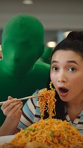 Enjoy unlimited streaming with no interruptions on the all-new 5G Unlimited Plans 💚 starhub.com/mobile #StarHubWeGotYou | StarHub