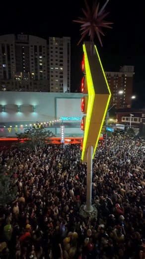 54K views · 1.8K reactions | Casual Monday in Vegas with @blockpartyvegas and @wynnnightlife  | Visit Las Vegas | Facebook