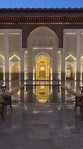 When in Morocco, discover the magic of Moroccan architecture, where vibrant colors and intricate patterns transform spaces into works of art! 🏡✨ 🎥 by @‌andreavetrano (Instagram User) | Marrakech