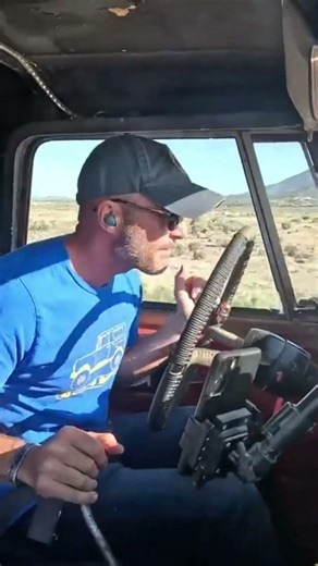 1968 International Scout 800 Driving | Built Before Computers