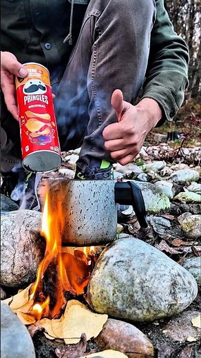 Survival 101: Start a Fire with Potato Chips! 🔥🍟 #survival #bushcraft #campping #fire #campfire