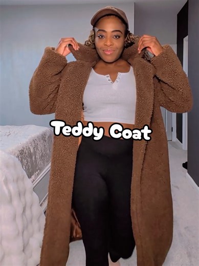 This is the ultimate everyday coat that fits real life. Warm enough for cold weather, soft on the skin, and cozy without feeling bulky. It has deep, functional pockets and a stylish look that works for errands, work, travel, or going out. If you want one coat that does it all, this is a solid choice. #EverydayCoat #WinterStyle #CozyButChic #teddycoat #WinterWardrobe