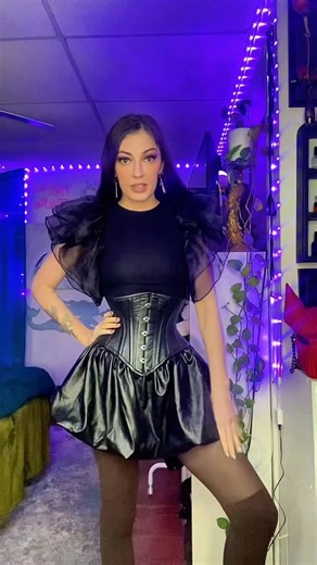 Jordan Dwayne on Instagram: "Leather corset is by @orchardcorset"