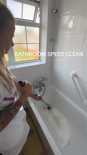 Bathroom Speed Clean with Brush: Fast Deep-Clean Tips