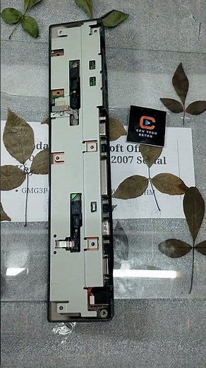 You Won't Believe What's Inside This 90s Laptop Dock #computer