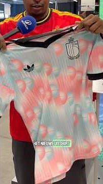 Welk cijfer op 10 geef jij het nieuwe uitshirt van België? 🇧🇪 #footballjersey #belgium