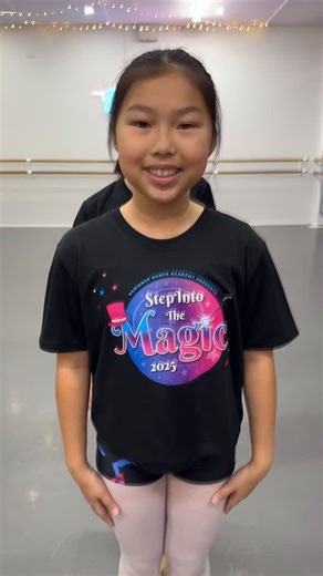 Watch until the end 😱🙌🏻👀 Concert countdown… the stage awaits ✨Leave us a 🎉 in the comments if you are counting down!💖 ✨💛Step into the Magic💛✨ 🗓️Sunday 07 December Celebrating an extraordinary year of dance! #RadianceDanceFamily #RadianceMagic #StepIntoTheMagic #2025Concert #BrisbaneDance #BrisbaneKids #DanceLife #WherePassionMeetsPerformance TinyDancers #BalletLife #JazzDance #DanceStudioLife #RadianceOnStage #BrisbaneEvents #DanceCommunity #PerformanceDay #LittleStars #DanceJourney | R
