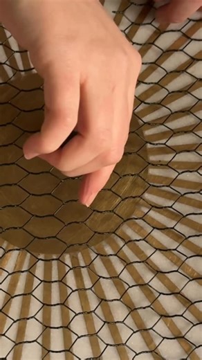 Rachel on Instagram: "Trust me, it’s worth it. Cut a square of chicken wire — one side about twice the height of your vase opening, the other about the width. Fold all four corners into the center to make a loose ball, then tuck it into the vase. Don’t worry about how it looks — no one will see it #diybouquet #chickenwirefloralarrangement"