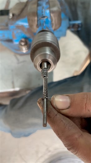 Small Pressure Spring Made from Iron Wire Using a Drill Machine #diy #shortvideo
