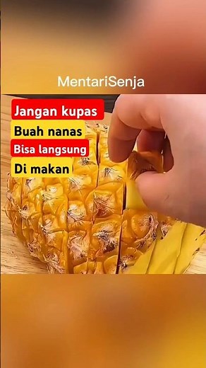 trick to cut pineapple without peeling