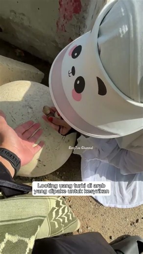 Looting Turkish currency in Arabia for Shirk! #shorts