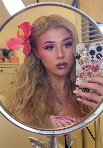 Ellie and Louise: Transformative Makeup and Hair Tips