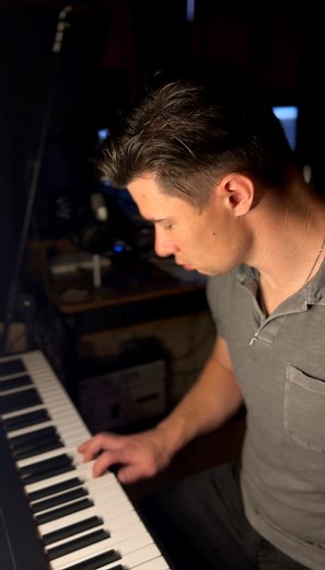 I never did know how to play keys in anyway. Still don't 🤣, but fun to get ideas from! | Jacob Lewis