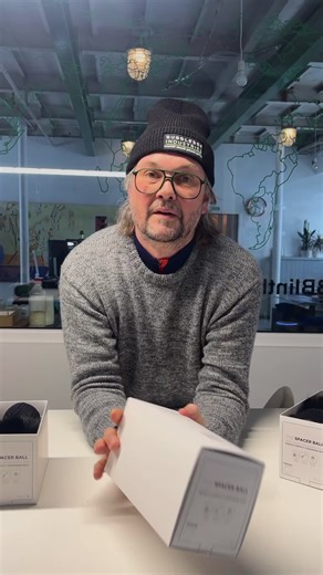 Meet The Spacer Ball. Wind protection for boom & compact condenser microphones - without compromising balance or sound. 65 mm or 100 mm. 3 mount diameters for most commonly used mics. Lightweight. Production-ready. Built for real-world location sound. 🔗 📲 #LocationSound #BoomOperator #FilmAudio #ProAudio #SpacerBall