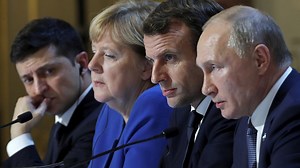 Dialogue et divergences pour la première rencontre entre Poutine et Zelensky