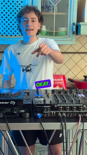 Simone D’Adamo on Instagram: "This is “How I do” !! Fr fr freestyler tutorial 🔥💥 #dj #music #musica #boy #tutorial #young #master #housemusic #live #viral"