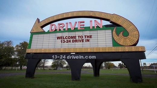 20 drive-in theaters in Indiana where you can see new and retro movies