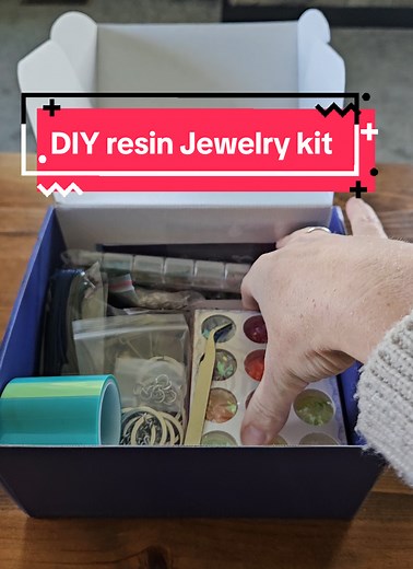 This resin jewelry kit makes it so easy to create your own keepsake pieces — the perfect DIY gift for anyone who loves getting creative! 💎✨ #ResinJewelryKit #DIYChristmasGift #CraftTok #blackfridayearlydeals #creatorsearchinsights