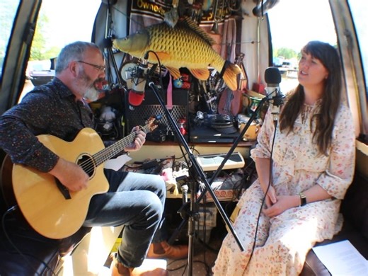 884 reactions · 29 shares | Stephen Jones and Amy Gray met at a...