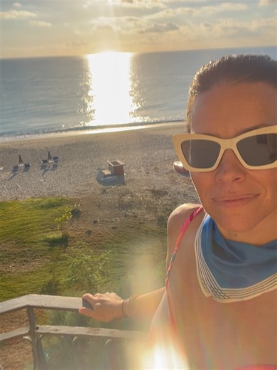 Evangeline Lilly on Instagram: "Waking up to this sunrise today was more beauty and blessing than I know what to do with...so I'm sharing it with you. 🌞 I can't wait to see what I'm going to learn from this retreat and I hope I can impart something of value in exchange. @the_quiet_collective @thefilmdeck #retreat #writersretreat #masterclass #sunrise #waves #beach #italy #beauty #nature #ocean #meditteranean #meditteraneansea"