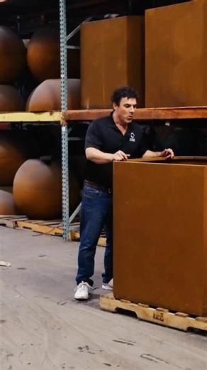 Landscapers and homeowners agree—our COR-TEN® weathering steel selection is all about versatility and charm. Whether you're transforming a garden or enhancing a patio, let the natural evolution of Corten elevate your surroundings. #CORTEN #JacksonPottery | Jackson Pottery Inc.