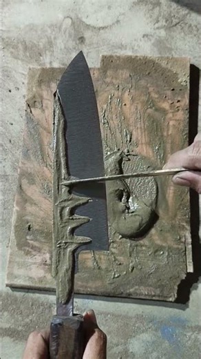 making hamon patterns using clay on a santoku knife #handmade #kitchenknife #diy