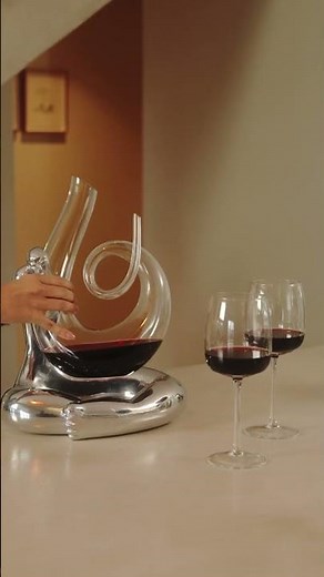 Wine Decanter Ritual | The Art of the Perfect Pour