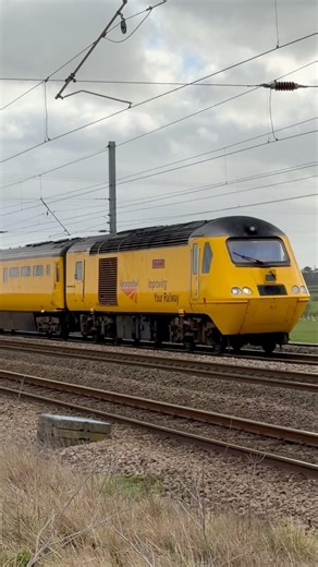 Class 43 HST at Speed | Network Rail Test Train at York
