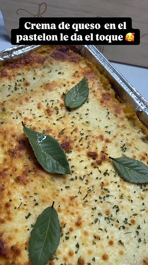 Pastelon de plátano maduro con crema de queso y carne una deliciaaaaaa! Pastelon de plátano maduro Crema de queso Dominicanfood [pastelon de plátano maduros, crema de queso, dominicanfood] #pastelon #dominicanfood #comidanavideña #dominicantiktok