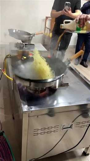 High-efficiency automatic cooking pot
