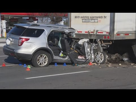 Brampton crash leaves man dead, woman critically injured