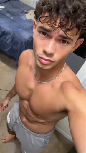 All these sends. Racking up its so easy being me.Who's going to be my good wallet tonight! 😈 🔥 🥵 @slave_here@topalphamales@Toeypromo @musclelover8802 @rageofthesystem @BetaBitch87 @ScallySketch
