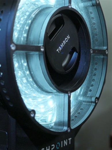 One of the best photogrammetry setup for indoor and outdoor photogrammetry is the Godox 400 watt ring flash or its equivalent - the Flashpoint Li-on ring ring flash shown in the video. It's powerful enough to beat the sunlight and give you full frontal lighting without any angular shadows from the sun. However, you can build a somewhat similar setup using other flashes and although less powerful, can be used for smaller subjects inside the studio and is also lighter and faster to set up. 🌐 Chec