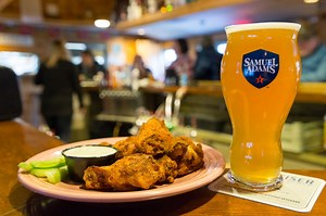 Rapids Bar and Grill in Huntington offers dining with a view (review, photos)