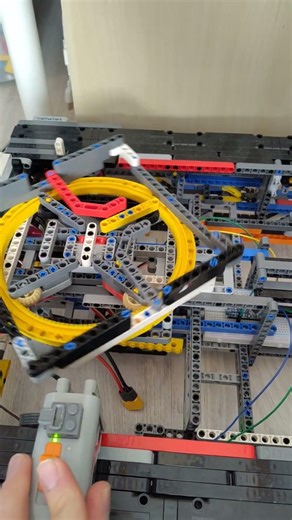 Testing the turret #machine #lego